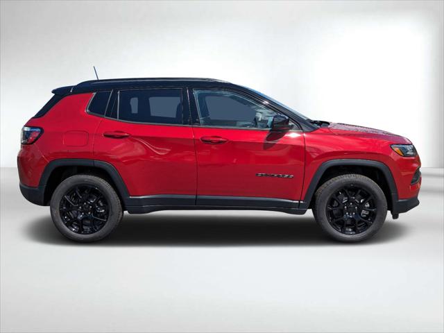 2024 Jeep Compass COMPASS LATITUDE 4X4