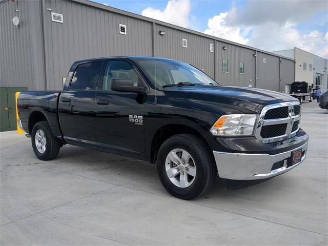 2022 RAM 1500 Classic SLT Crew Cab 4x4 57 Box