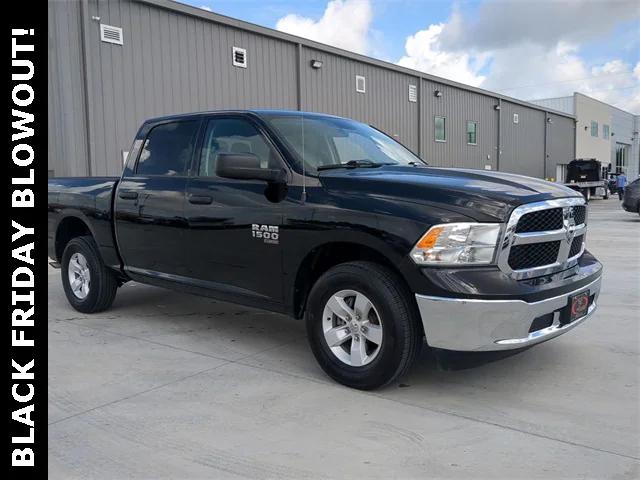 2022 RAM 1500 Classic SLT Crew Cab 4x4 57 Box