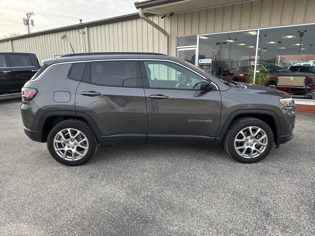 2023 Jeep Compass Latitude Lux FWD