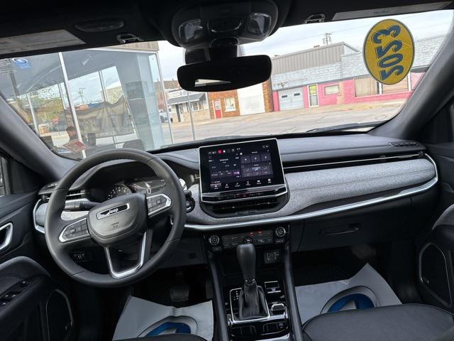 2023 Jeep Compass Latitude Lux FWD
