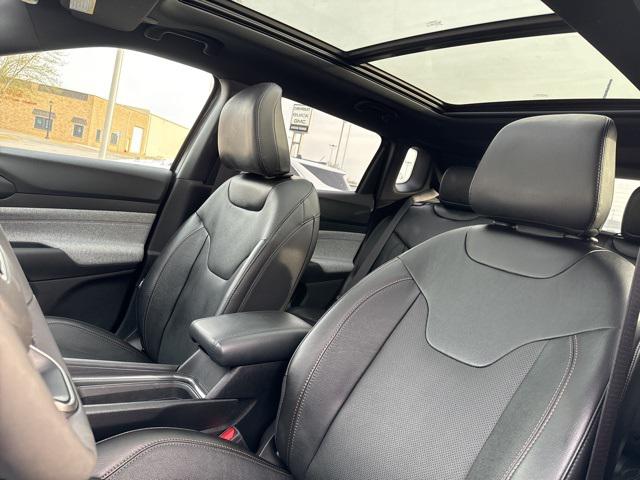 2023 Jeep Compass Latitude Lux FWD
