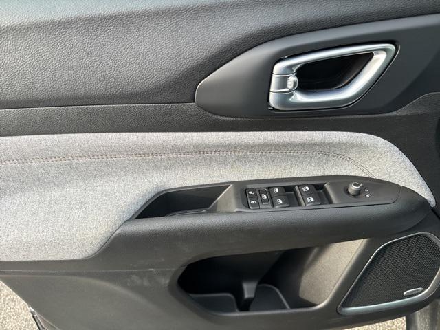 2023 Jeep Compass Latitude Lux FWD