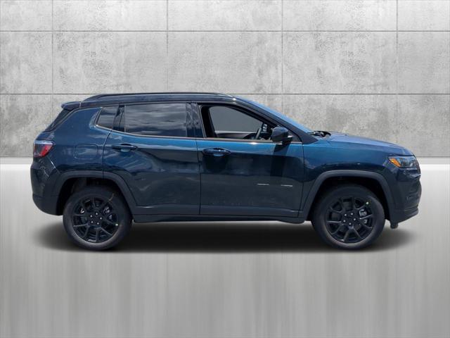 2024 Jeep Compass COMPASS LATITUDE 4X4