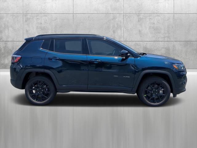 2024 Jeep Compass COMPASS LATITUDE 4X4