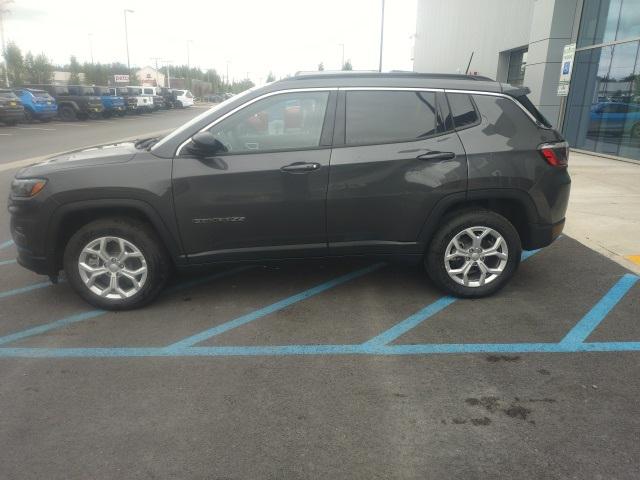 2024 Jeep Compass COMPASS LATITUDE 4X4