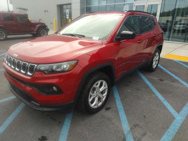 2024 Jeep Compass COMPASS LATITUDE 4X4