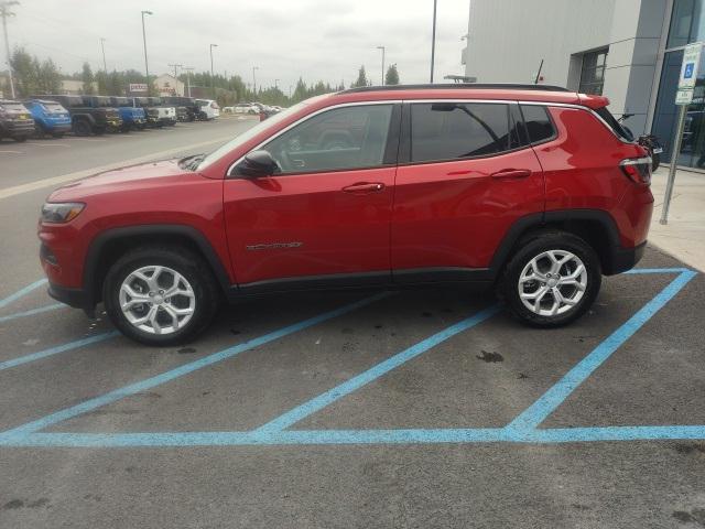 2024 Jeep Compass COMPASS LATITUDE 4X4