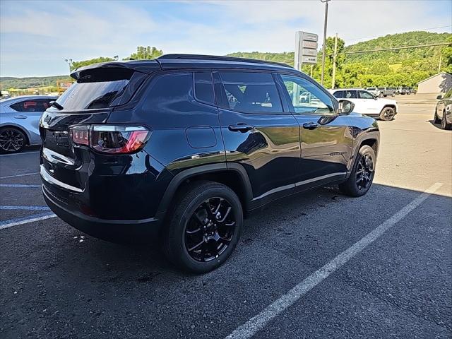 2024 Jeep Compass COMPASS LATITUDE 4X4