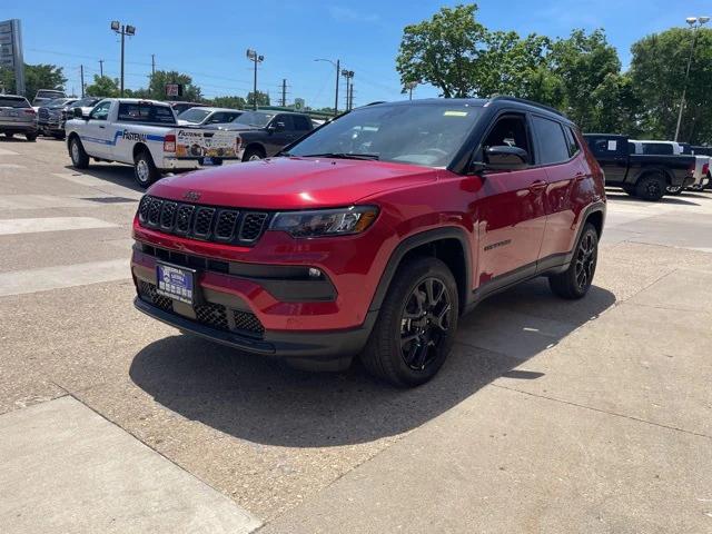 2024 Jeep Compass COMPASS LATITUDE 4X4