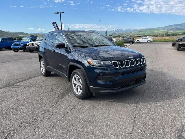 2024 Jeep Compass COMPASS LATITUDE 4X4