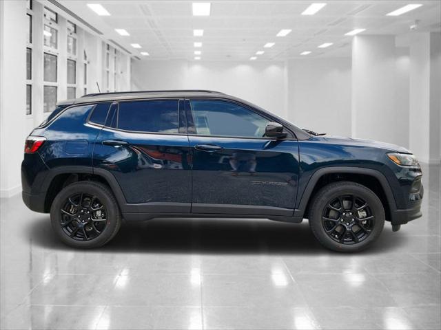 2024 Jeep Compass COMPASS LATITUDE 4X4