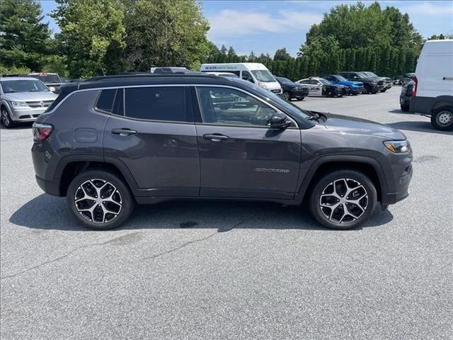 2024 Jeep Compass COMPASS LIMITED 4X4