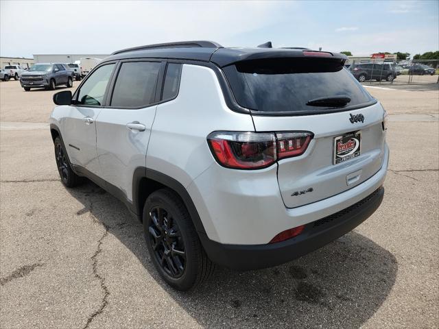 2024 Jeep Compass COMPASS LATITUDE 4X4