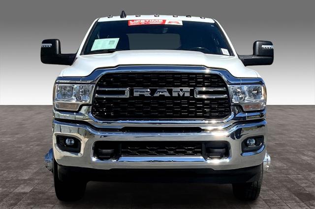 2023 RAM 3500 Big Horn Crew Cab 4x4 8 Box