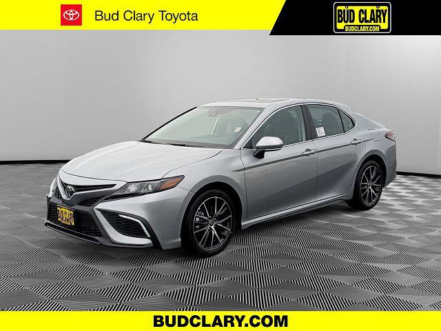 New 2024 Toyota Camry SE Auto Ratings, Pricing, Reviews & Awards