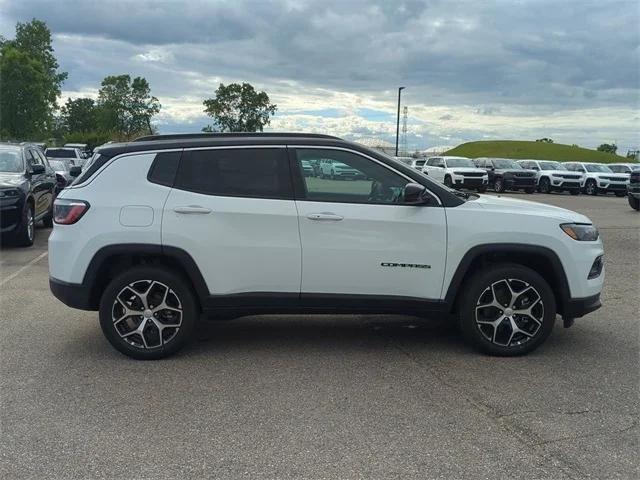 2024 Jeep Compass COMPASS LIMITED 4X4