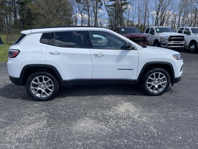 2024 Jeep Compass COMPASS LATITUDE LUX 4X4