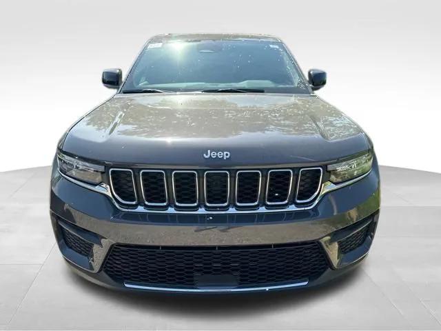 2024 Jeep Grand Cherokee GRAND CHEROKEE LAREDO X 4X4