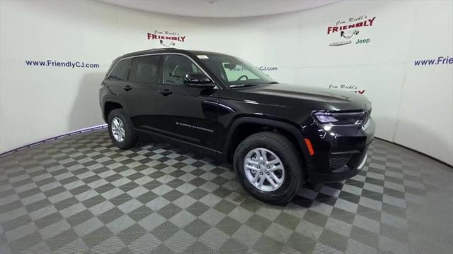 2024 Jeep Grand Cherokee GRAND CHEROKEE LAREDO 4X4