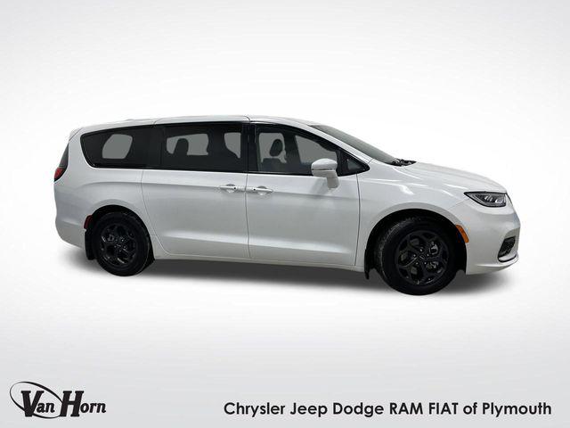 2022 Chrysler Pacifica Hybrid Touring L