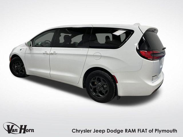 2022 Chrysler Pacifica Hybrid Touring L