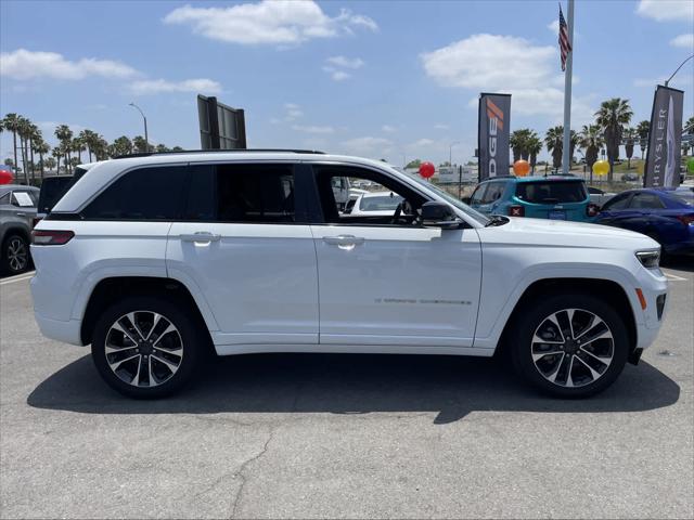 2023 Jeep Grand Cherokee Overland 4x2
