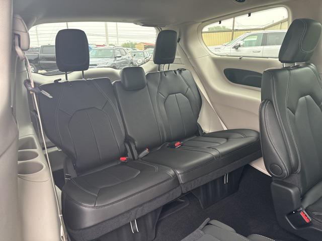 2024 Chrysler Pacifica Touring L AWD
