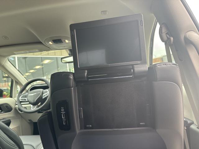 2024 Chrysler Pacifica Touring L AWD