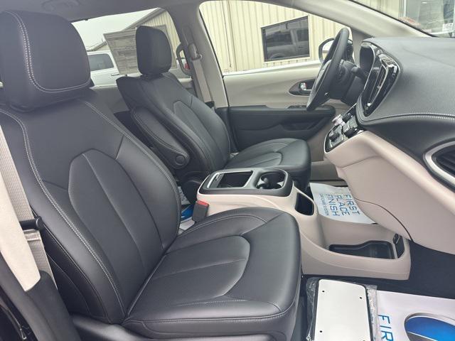 2024 Chrysler Pacifica Touring L AWD