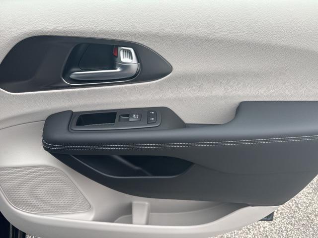 2024 Chrysler Pacifica Touring L AWD