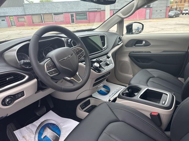 2024 Chrysler Pacifica Touring L AWD