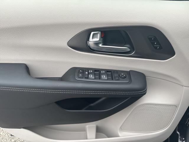 2024 Chrysler Pacifica Touring L AWD