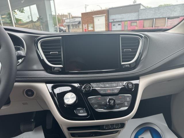 2024 Chrysler Pacifica Touring L AWD