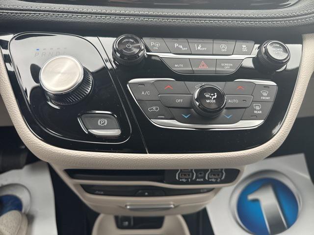 2024 Chrysler Pacifica Touring L AWD