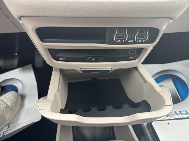 2024 Chrysler Pacifica Touring L AWD
