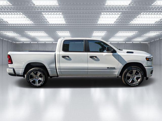 2025 RAM Ram 1500 RAM 1500 TRADESMAN CREW CAB 4X4 57 BOX