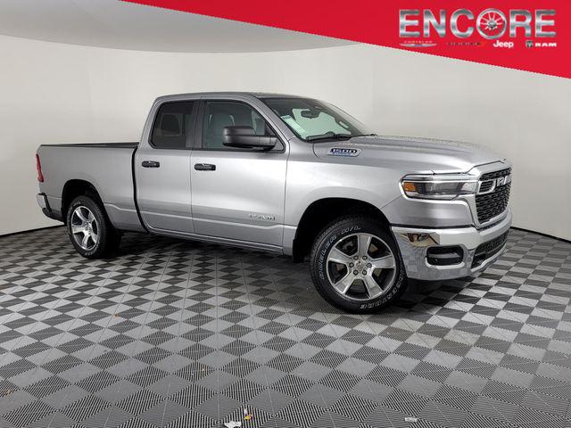 2025 RAM Ram 1500 RAM 1500 TRADESMAN QUAD CAB 4X4 64 BOX