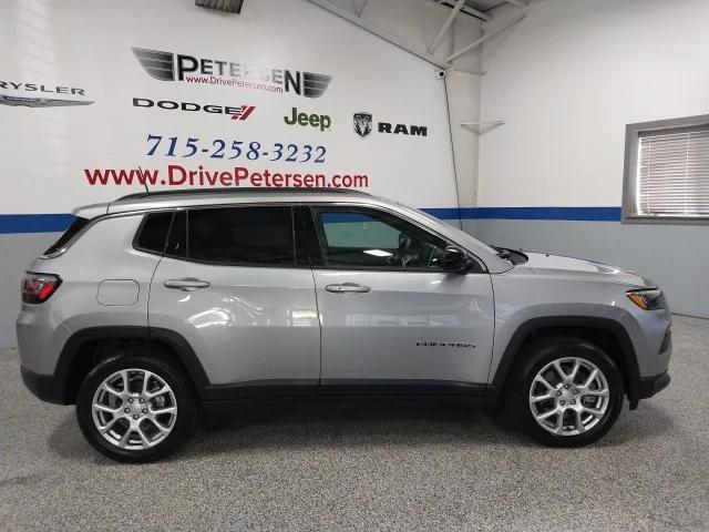 2024 Jeep Compass Latitude Lux FWD