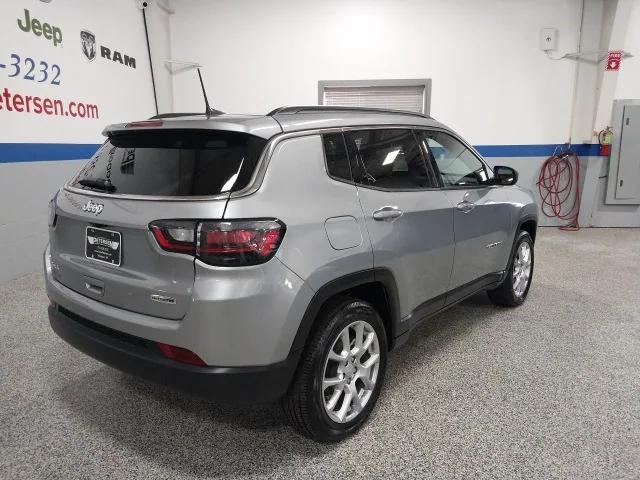 2024 Jeep Compass Latitude Lux FWD