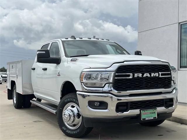 2024 RAM Ram 3500 Chassis Cab RAM 3500 TRADESMAN CREW CAB CHASSIS 4X4 60 CA