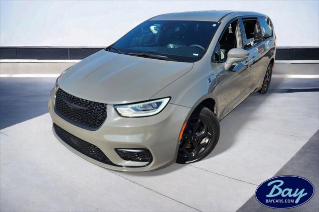 2022 Chrysler Pacifica Hybrid Touring L