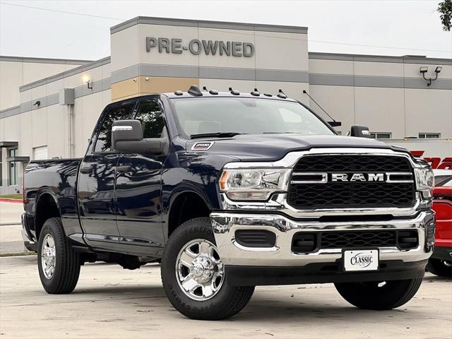 2024 RAM 2500 Tradesman Crew Cab 4x4 64 Box