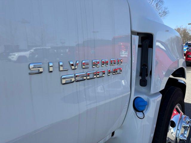 2024 Chevrolet Silverado 6500HD 1WT