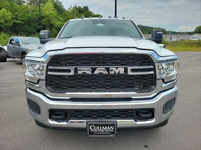 2024 RAM Ram 3500 Chassis Cab RAM 3500 TRADESMAN CREW CAB CHASSIS 4X4 60 CA