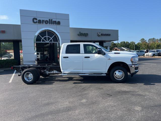 2024 RAM Ram 3500 Chassis Cab RAM 3500 TRADESMAN CREW CAB CHASSIS 4X4 60 CA