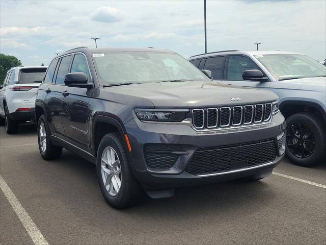 2024 Jeep Grand Cherokee GRAND CHEROKEE LAREDO X 4X4