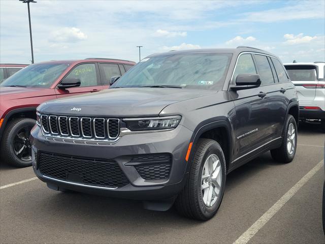 2024 Jeep Grand Cherokee GRAND CHEROKEE LAREDO X 4X4