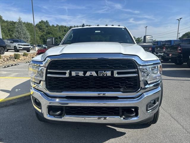 2024 RAM Ram 5500 Chassis Cab RAM 5500 TRADESMAN CHASSIS CREW CAB 4X4 60 CA