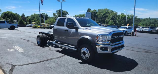 2024 RAM Ram 5500 Chassis Cab RAM 5500 TRADESMAN CHASSIS CREW CAB 4X4 60 CA